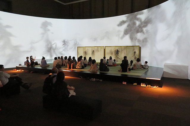 Interactive exhibition using a high-resolution facsimile of Pine Trees (Held at Tokyo National Museum in the summer of 2017)