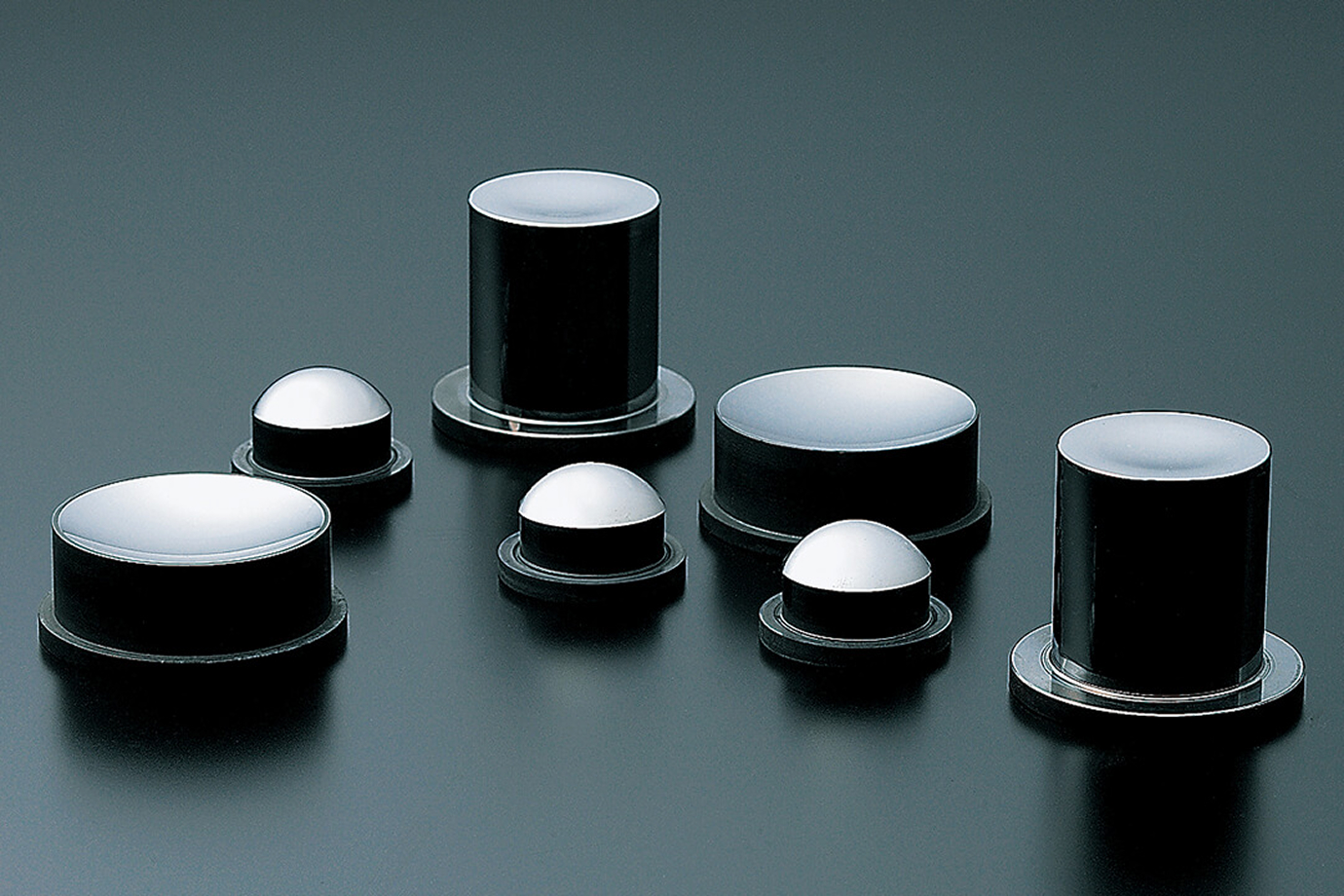 Molding process used to manufacture aspherical lenses.