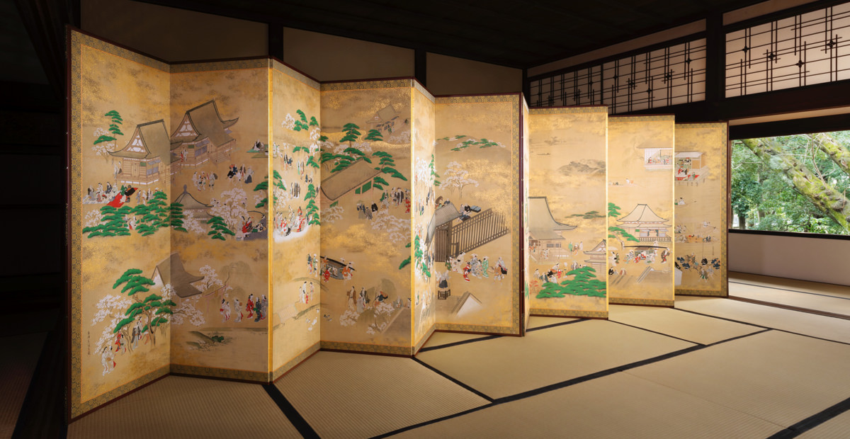 Viewing Cherry Blossoms at Ueno Park and Autumn at Asakusa