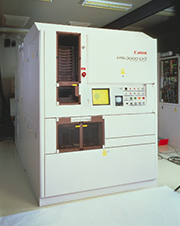 光源にKrFエキシマレーザーを使用した「FPA-3000EX3」