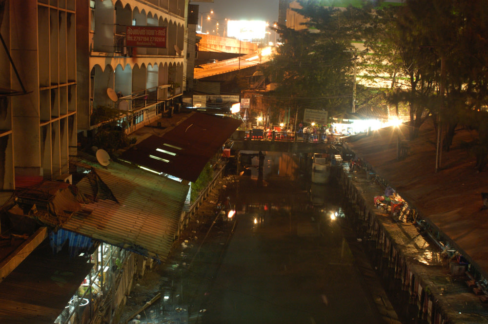 内原 恭彦「Raw life」|2003年度グランプリ受賞作品|キヤノン 写真新世紀