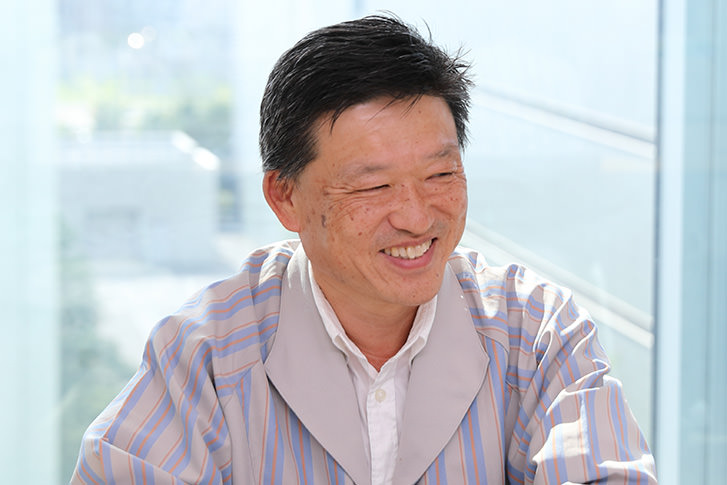 開発者のインタビュー画像です。