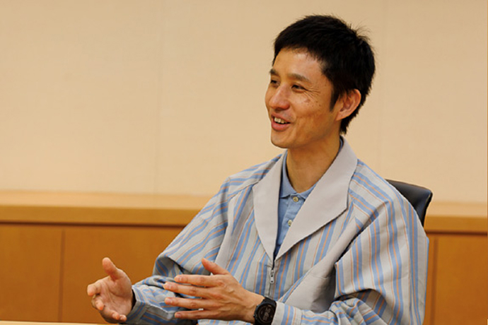 開発者のインタビュー画像です。