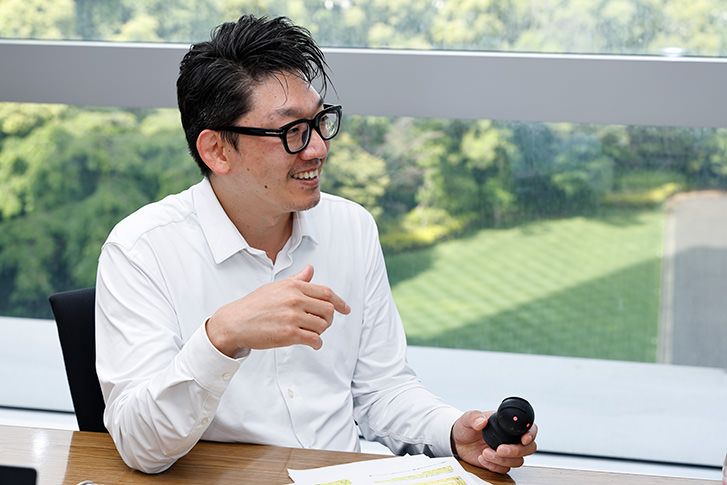 若松伸茂インタビューカット