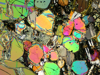 偏光顕微鏡で見た鉱物