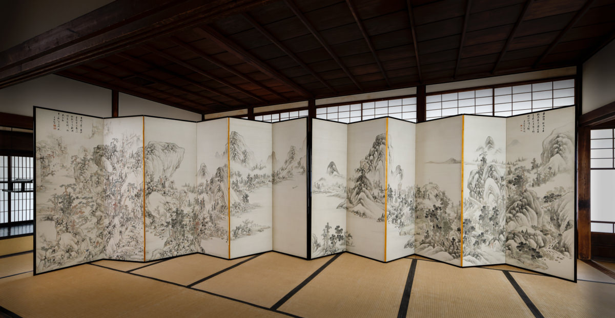 春秋山水図屏風