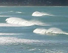 光は波の性質と粒子(りゅうし)の性質の両方を持っています。